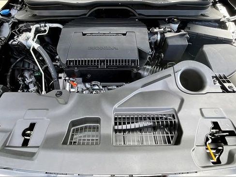 New 2025 Honda Pilot Touring image 11