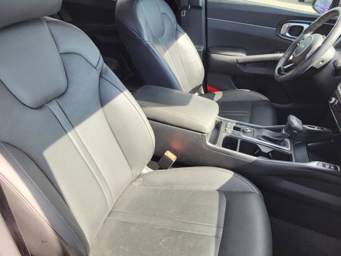 Used 2024 Kia Sorento S w/ Panoramic Sunroof Package image 10