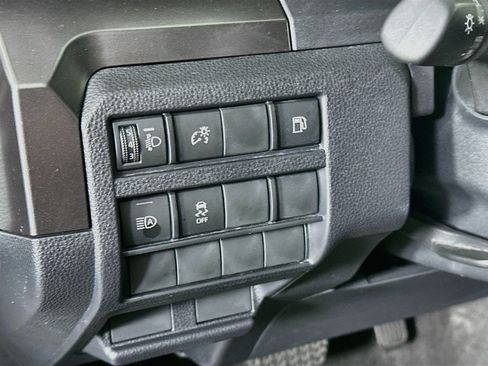 Used 2025 Toyota 4Runner SR5 AWD/4WD image 17