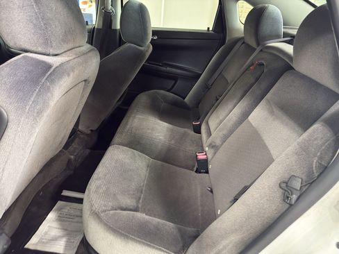 Used 2014 Chevrolet Impala LT w/ LT Sunroof Package FWD image 9