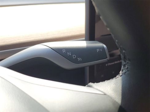 Used 2024 Tesla Model Y Performance image 30