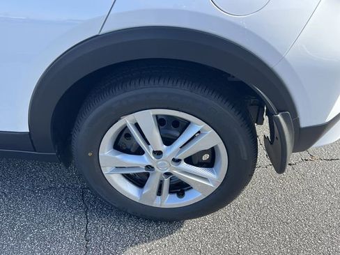 New 2025 Nissan Kicks Play S image 29