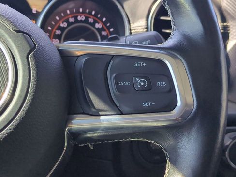 Used 2018 Jeep Wrangler Unlimited Sahara image 22