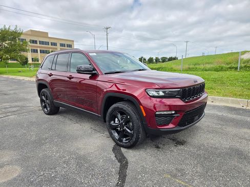 New 2025 Jeep Grand Cherokee Limited w/ Luxury Tech Group II image 1