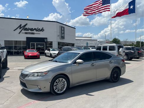 Used 2015 Lexus ES 350 w/ Luxury Package FWD image 1