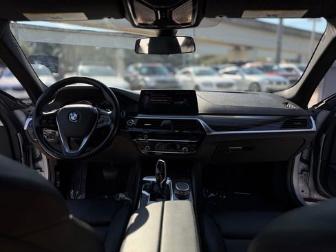 Used 2018 BMW 530e w/ Premium Package 2 image 21