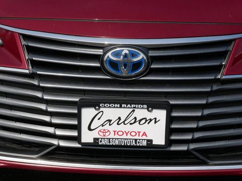 Used 2019 Toyota Avalon Limited w/ All Weather Liner Package FWD image 9