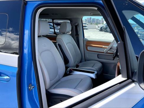 Used 2025 Volkswagen ID. Buzz 1st Edition AWD/4WD image 13
