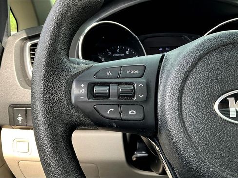 Used 2021 Kia Sedona LX FWD image 10