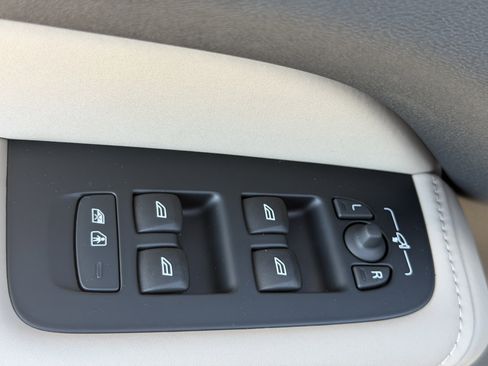 New 2026 Volvo XC60 B5 Plus w/ Protection Package image 17