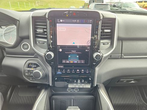 New 2026 RAM 1500 4x4 Crew Cab image 19