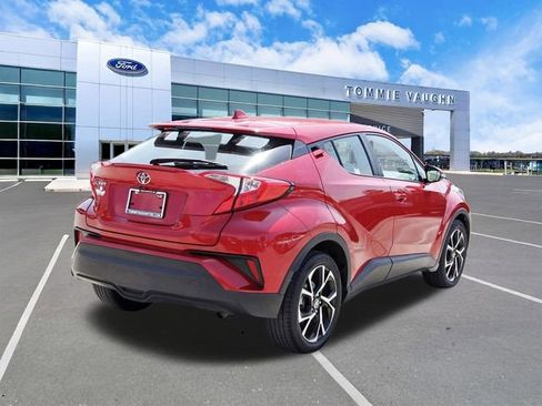 Used 2021 Toyota C-HR XLE FWD image 4