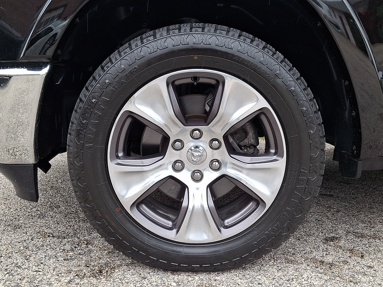 Used 2019 RAM 1500 Laramie AWD/4WD image 8