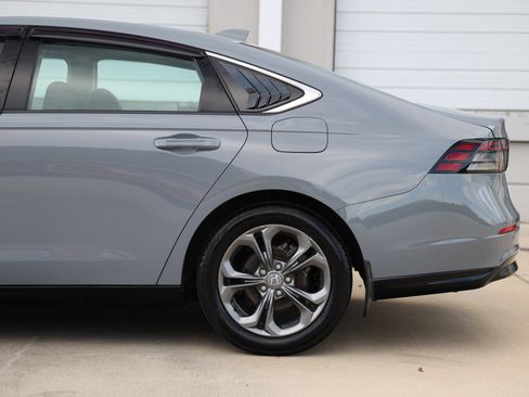 Used 2023 Honda Accord EX-L image 30