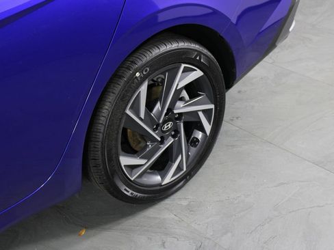 Certified 2025 Hyundai Elantra Sport image 13