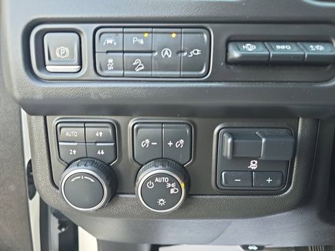 Used 2021 Chevrolet Tahoe High Country w/ Premium Package image 29