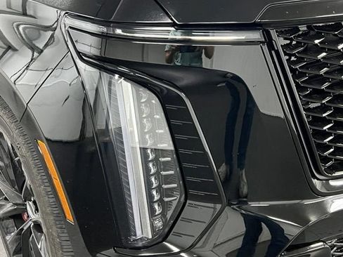New 2026 Cadillac Escalade ESV V w/ LPO, ONYX Package AWD/4WD image 10