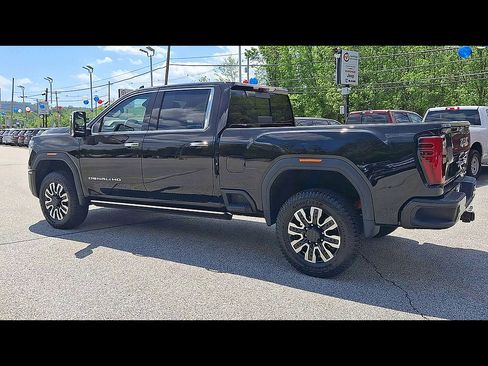 Used 2024 GMC Sierra 2500 Denali w/ Denali Reserve Package AWD/4WD image 6
