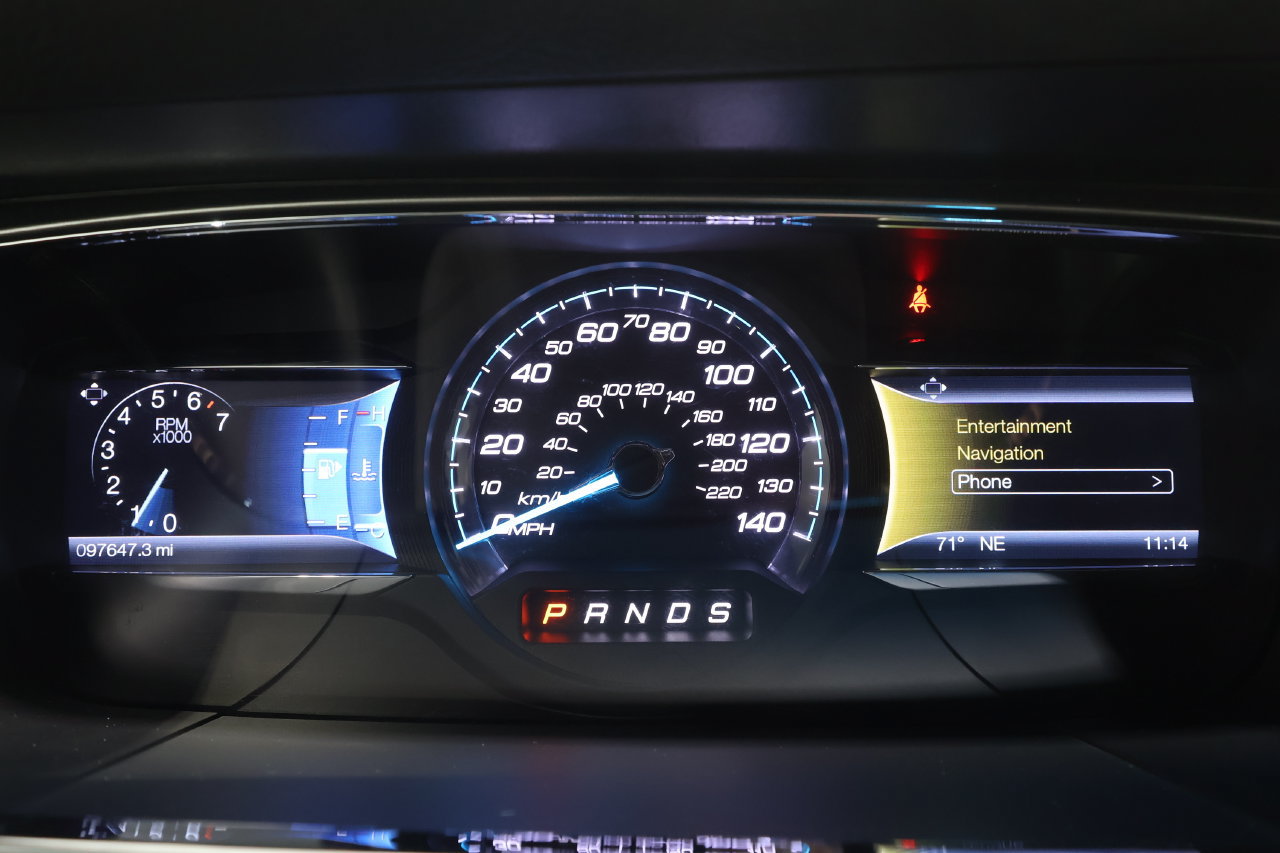 Used 2017 Ford Taurus SEL w/ Equipment Group 201A FWD image 8