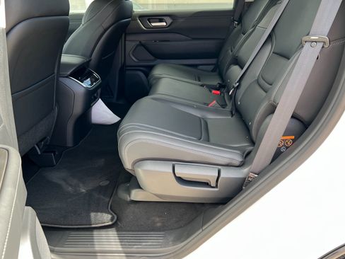 New 2025 Nissan Armada SV image 21