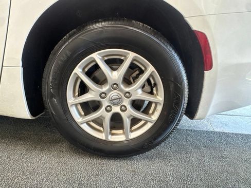 Used 2025 Chrysler Pacifica Select FWD image 10