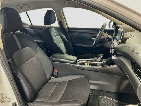 Used 2024 Nissan Sentra SV FWD image 23