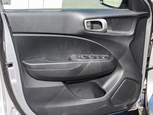 New 2025 Hyundai Venue SEL image 21