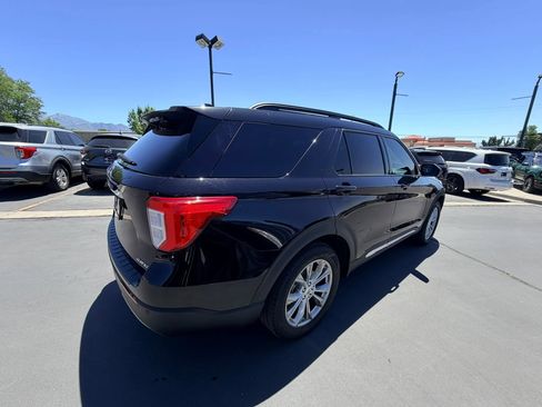 Used 2021 Ford Explorer XLT w/ Equipment Group 202A AWD/4WD image 4