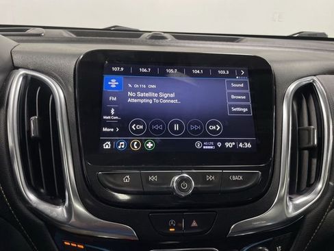 Used 2022 Chevrolet Equinox Premier AWD/4WD image 16