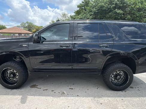 Used 2021 GMC Yukon Denali w/ Denali Ultimate Package AWD/4WD image 4
