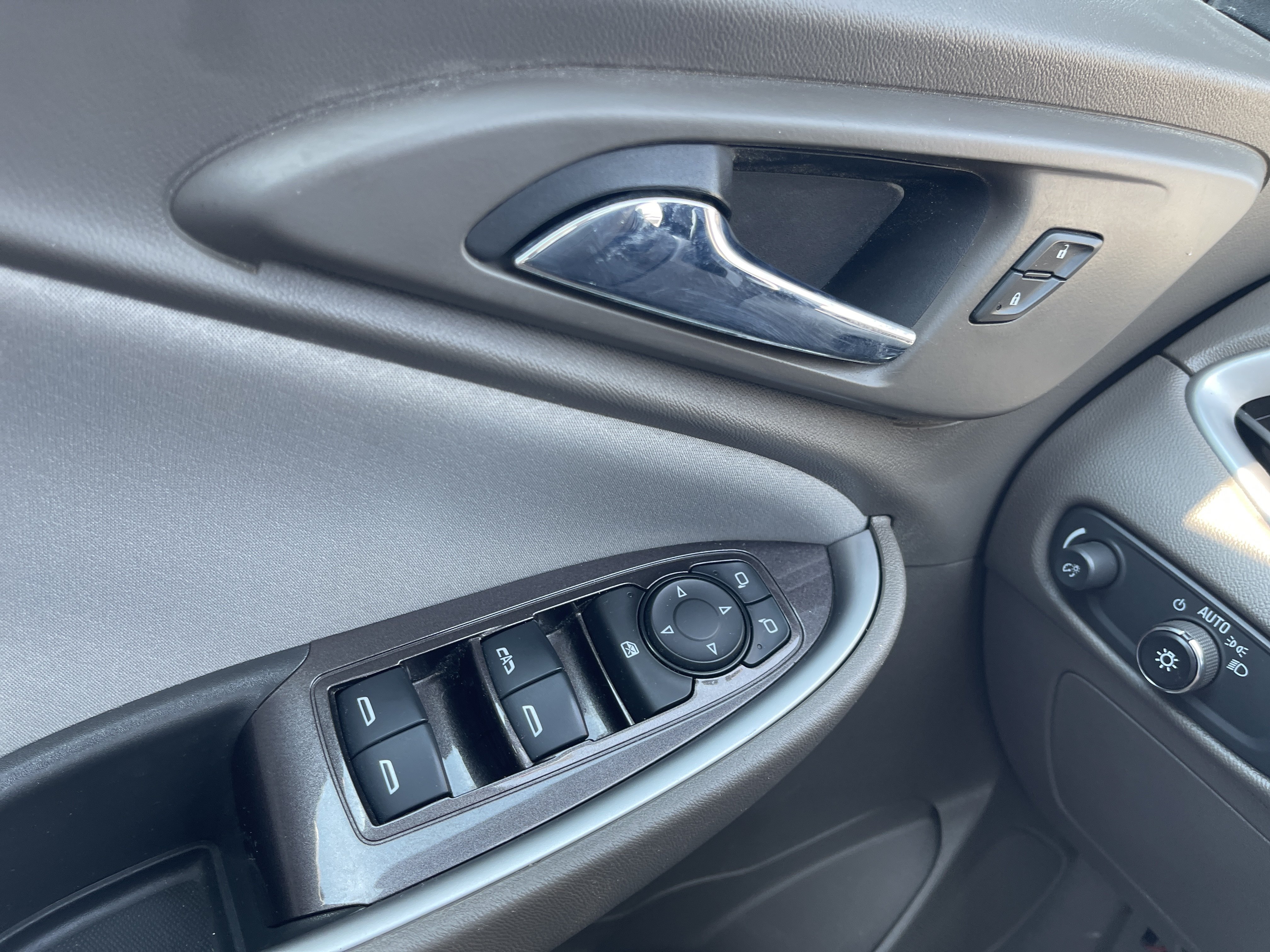 Used 2022 Chevrolet Malibu LT FWD image 27