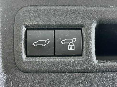Used 2023 Subaru Solterra AWD image 31