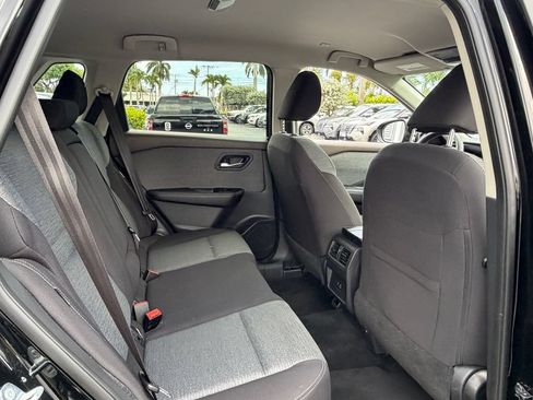 Certified 2023 Nissan Rogue SV FWD image 16