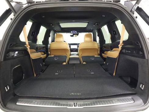Used 2023 Jeep Grand Cherokee L Summit w/ Luxury Tech Group V AWD/4WD image 37