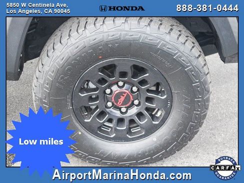 Used 2017 Toyota Tacoma TRD Off-Road image 11