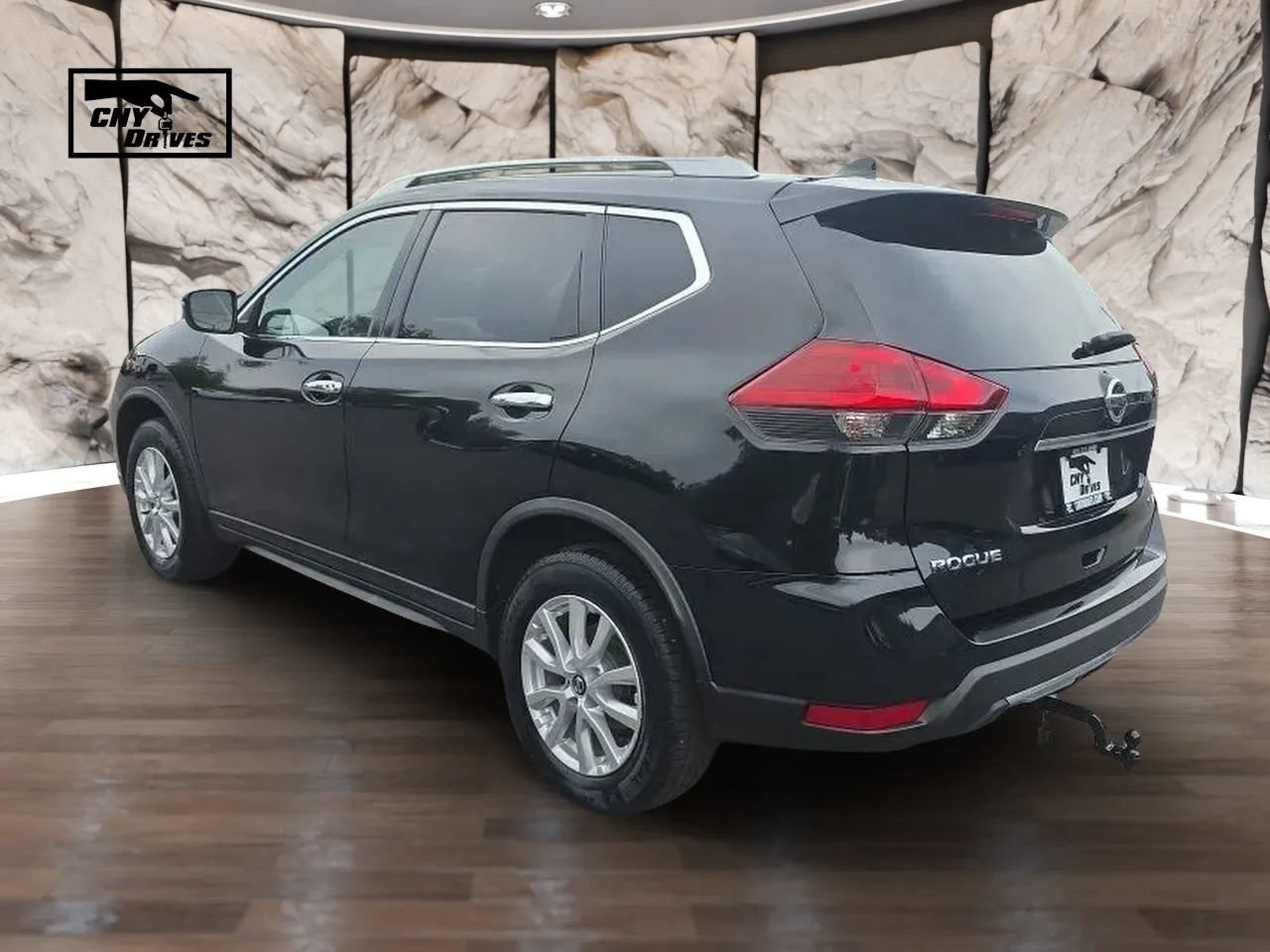 Used 2018 Nissan Rogue SV AWD/4WD image 7