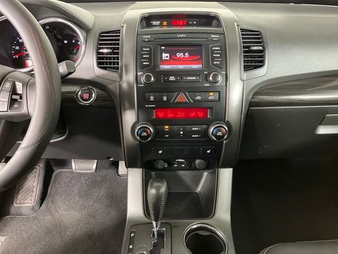 Used 2013 Kia Sorento EX image 27