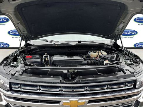 Used 2023 Chevrolet Suburban Premier image 31