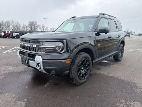 Used 2025 Ford Bronco Sport Badlands AWD/4WD image 2