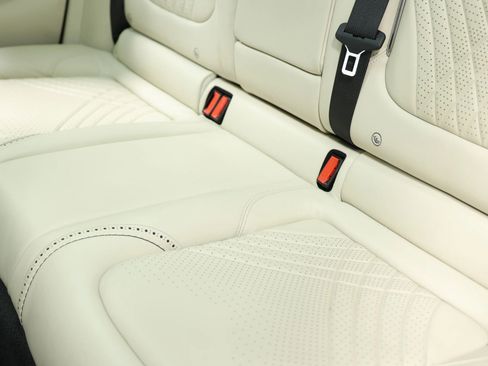 Used 2021 Aston Martin DBX AWD/4WD image 49