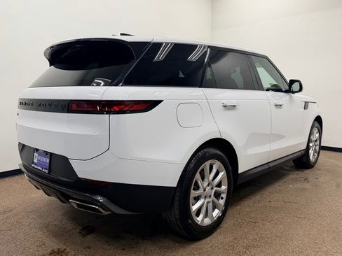 Used 2025 Land Rover Range Rover Sport SE image 7