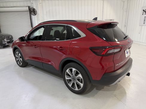 Used 2024 Ford Escape Platinum w/ Premium Technology Package image 3