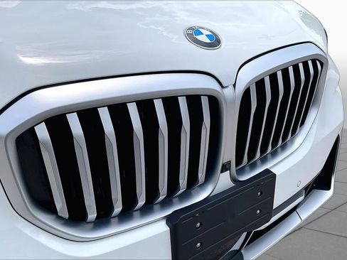 Used 2024 BMW X5 xDrive40i w/ Premium Package AWD/4WD image 32