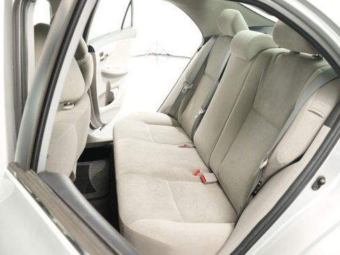 Used 2013 Toyota Corolla LE FWD image 47