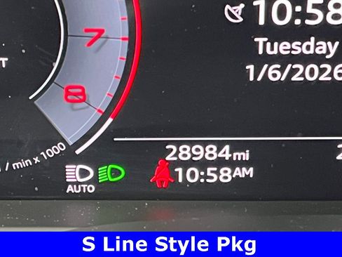 Used 2023 Audi Q8 Premium Plus image 2