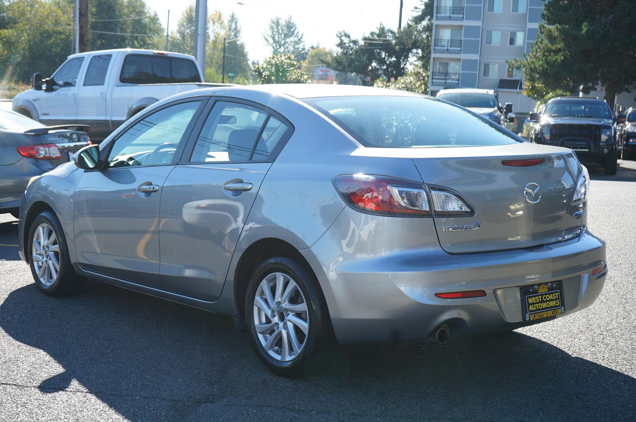 Used 2013 MAZDA MAZDA3 i Touring FWD image 3