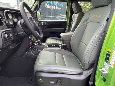 New 2025 Jeep Gladiator Mojave image 24