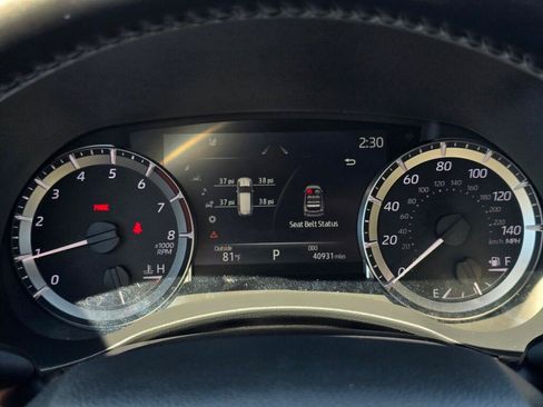 Used 2023 Toyota Highlander XLE AWD/4WD image 44