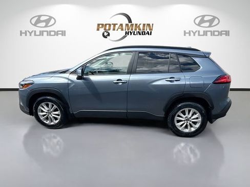 Used 2024 Toyota Corolla Cross LE FWD image 8