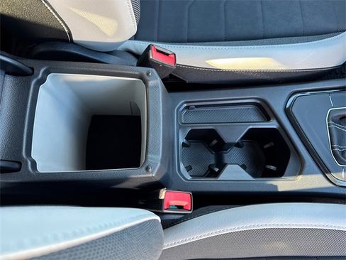 Used 2025 Volkswagen Taos SE image 23